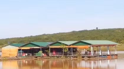Tâm sự dân “xóm Việt kiều”