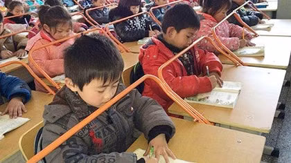 Quỳ hay không quỳ?