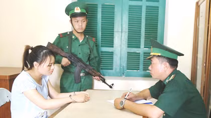 Bóc gỡ đường dây mua bán trẻ em qua biên giới
