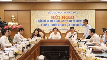 Nhà trường tăng cường "dạy người", dạy kỹ năng sống