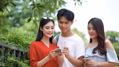 Dùng 3G/4G khi xuất ngoại chưa khi nào dễ thế