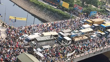 Như một kẻ tội nghiệp và như một tên ăn trộm