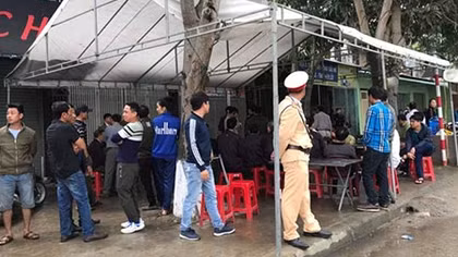 Hé lộ thân thế đối tượng sát hại bố đẻ, làm mẹ và em gái bị thương