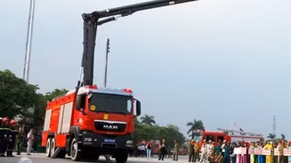 Bộ Công an tiếp nhận 81 xe chữa cháy, cứu nạn cứu hộ hiện đại
