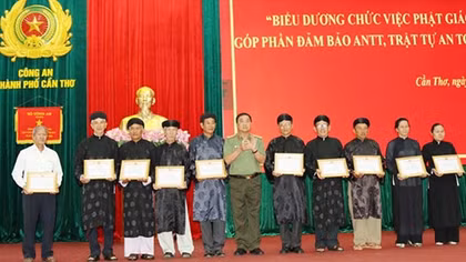 Biểu dương các chức việc Phật Giáo Hòa Hảo góp phần bảo đảm ANTT