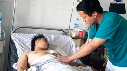 (KỲ TÍCH) Cứu sống nam thanh niên bị đâm thủng tim, chết lâm sàng