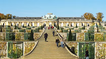 Tiếng phong cầm trên đường phố Potsdam