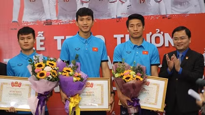 Trung ương Đoàn trao thưởng cho các thành viên Đội tuyển U23 Việt Nam