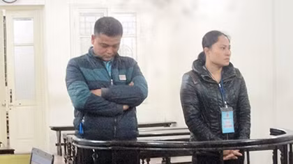 Vợ chồng rủ nhau vào tù vì sản xuất rượu Chivas giả