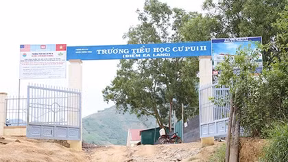 Lập đoàn kiểm tra các nữ sinh mắc bệnh “lạ”