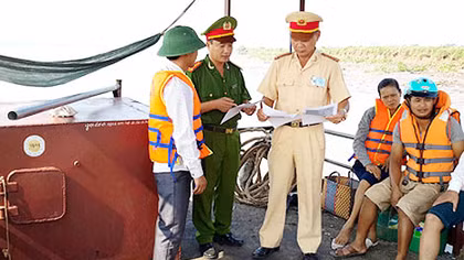 Tăng cường kiểm soát ATGT trên tuyến đường ven biển Quảng Nam
