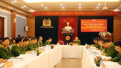 Đề xuất sử dụng thẻ cư trú thay thế sổ Hộ khẩu theo lộ trình