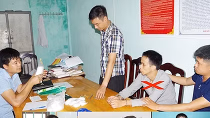 Cuộc mật phục phá đường dây buôn “hàng trắng”