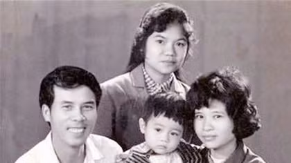 Chuyện tình thi sĩ Thanh Tùng: Hoa như mưa rơi rơi