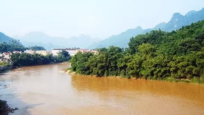 Đứng tại ngã ba sông, nghĩ về cuộc đời của tác giả "Ngã ba Hạc Phú"