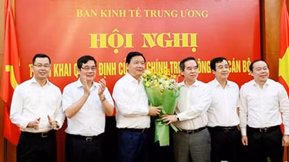 Công bố quyết định phân công nhiệm vụ đối với ông Đinh La Thăng