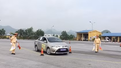 Chung kết toàn quốc Hội thi lái xe ô tô giỏi và an toàn