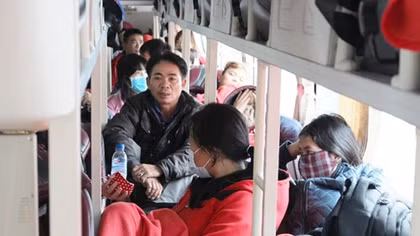 Nhồi khách, thuê taxi trung chuyển vượt trạm CSGT
