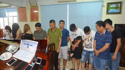 Bắt nhóm đối tượng sử dụng ma túy tại quán Karaoke