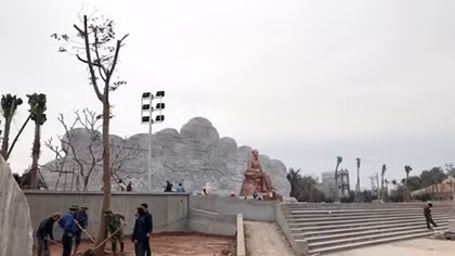 Không khí lao động đầu năm tại công trình Khu lưu niệm 6 Điều Bác Hồ dạy CAND