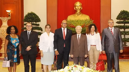 Tổng Bí thư Nguyễn Phú Trọng tiếp Đại sứ Cộng hòa Cuba