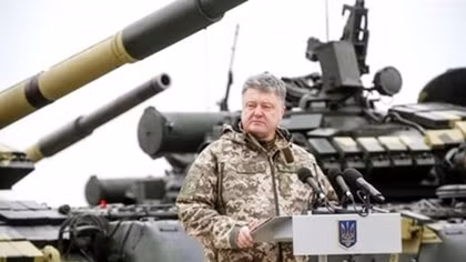 Nga đưa 1000 xe tăng pháo binh đến sát sườn Ukraine