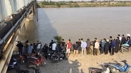Bị đuổi đánh, nam thanh niên ngã xuống sông, tử vong