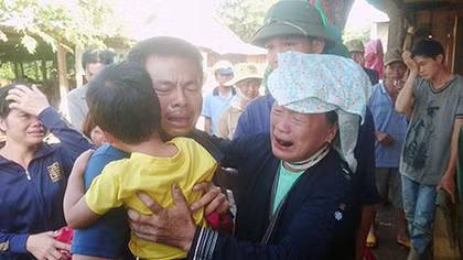 Phía sau một phiên tòa