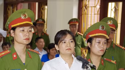 Xét xử sơ thẩm Trần Thị Nga về tội “Tuyên truyền chống Nhà nước Cộng hòa XHCN Việt Nam”
