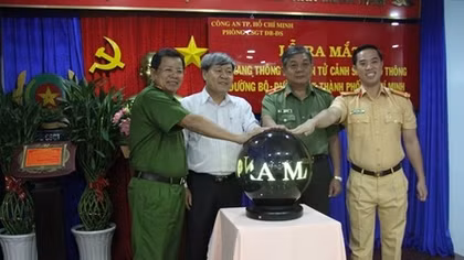 Ra mắt trang thông tin điện tử CSGT, Công an TP Hồ Chí Minh