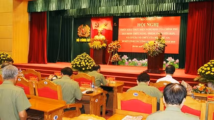 Giữ vững an ninh quốc gia, tạo chuyển biến tích cực về trật tự, an toàn xã hội