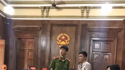 Heroin cộng bột trắng chợ Kim Biên ép thành 6 bánh đem bán