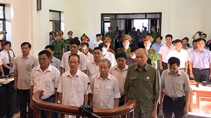 Xét xử 14 cựu cán bộ vi phạm đất đai ở xã Đồng Tâm
