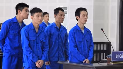 Đưa 3 người bạn cùng vào tù chỉ vì... thù dai