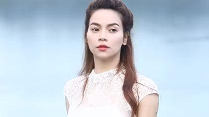 Hồ Ngọc Hà hủy show, về quê ủng hộ bà con trong bão lũ
