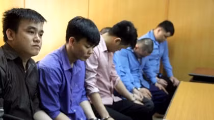 Băng nhóm giang hồ chuyên phá quán đòi bảo kê hàng trăm triệu đồng