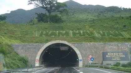 Chủ đầu tư nói gì về hàng trăm vết nứt ở hầm đèo Hải Vân