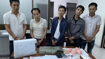 Bắt 3 anh em ruột điều hành đường dây ma túy khủng, thu giữ 2 khẩu súng
