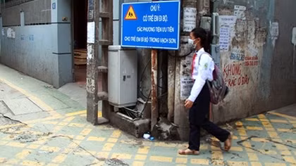 Độc đáo "đường BRT" dành riêng cho trẻ em đi bộ ở Hà Nội