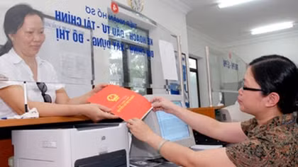 Việc ghi tên thành viên trong gia đình trên sổ đỏ được áp dụng như thế nào?