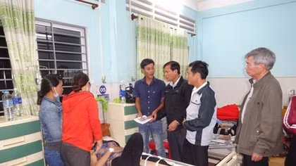 Xe khách 16 chỗ đâm xe bán tải, 1 người tử vong