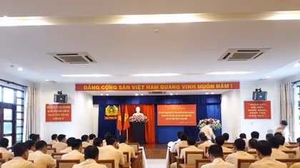  Tập huấn, huấn luyện kỹ năng tìm kiếm cứu nạn đường thủy 