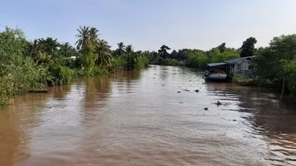 Ba học sinh lớp 8 tắm sông, hai em đuối nước tử vong
