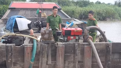 Cát tặc lợi dụng thời điểm ăn mừng chiến thắng để trộm