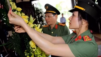Báo CAND dâng hương tưởng niệm cố Chủ tịch Hội đồng Bộ trưởng Phạm Hùng