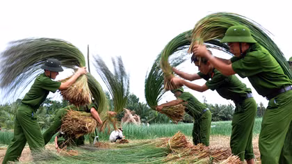 Ảnh đẹp dự thi Vì bình yên cuộc sống năm 2016 tuần thứ 20