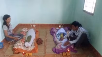 Trốn chị ra ao tắm, hai anh em đuối nước thương tâm