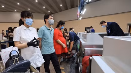 Đưa gần 300 công dân Việt Nam từ Nga về nước