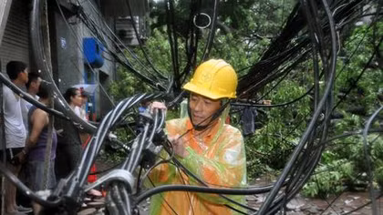 EVN vẫn chưa khắc phục xong sự cố điện sau bão số 3