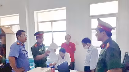 Khởi tố nguyên Chủ tịch UBND huyện Đông Hòa